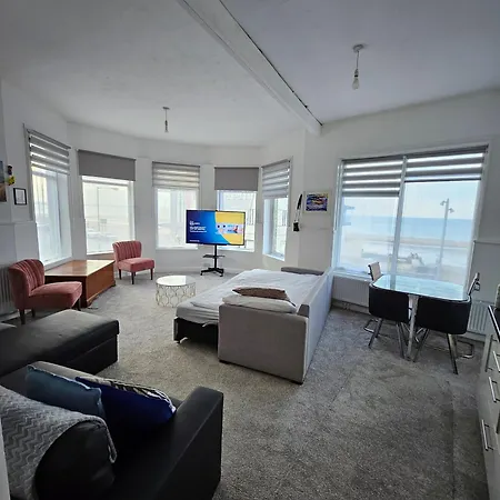 Seaview Aparthotel 4*