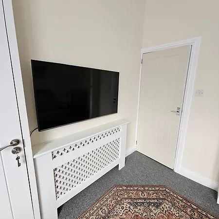 Seaview Aparthotel 4*