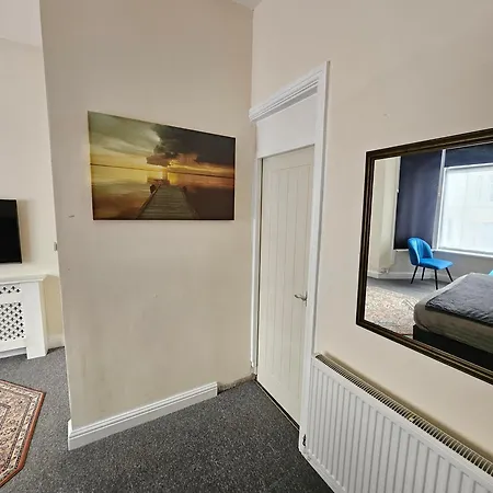 Seaview Aparthotel 4*