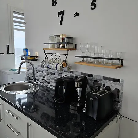 Seaview Aparthotel 4*