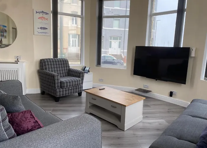 Seaview Aparthotel 4*