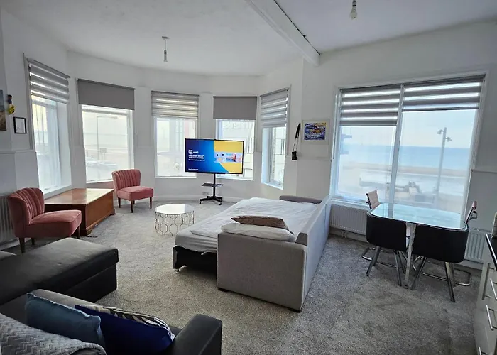 Seaview Aparthotel 4*