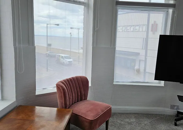 Seaview Aparthotel 4*