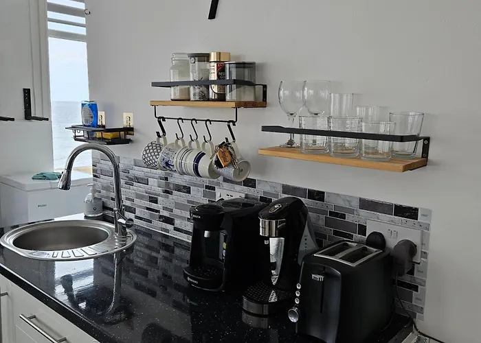 Seaview Aparthotel 4*