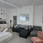 Seaview 4*